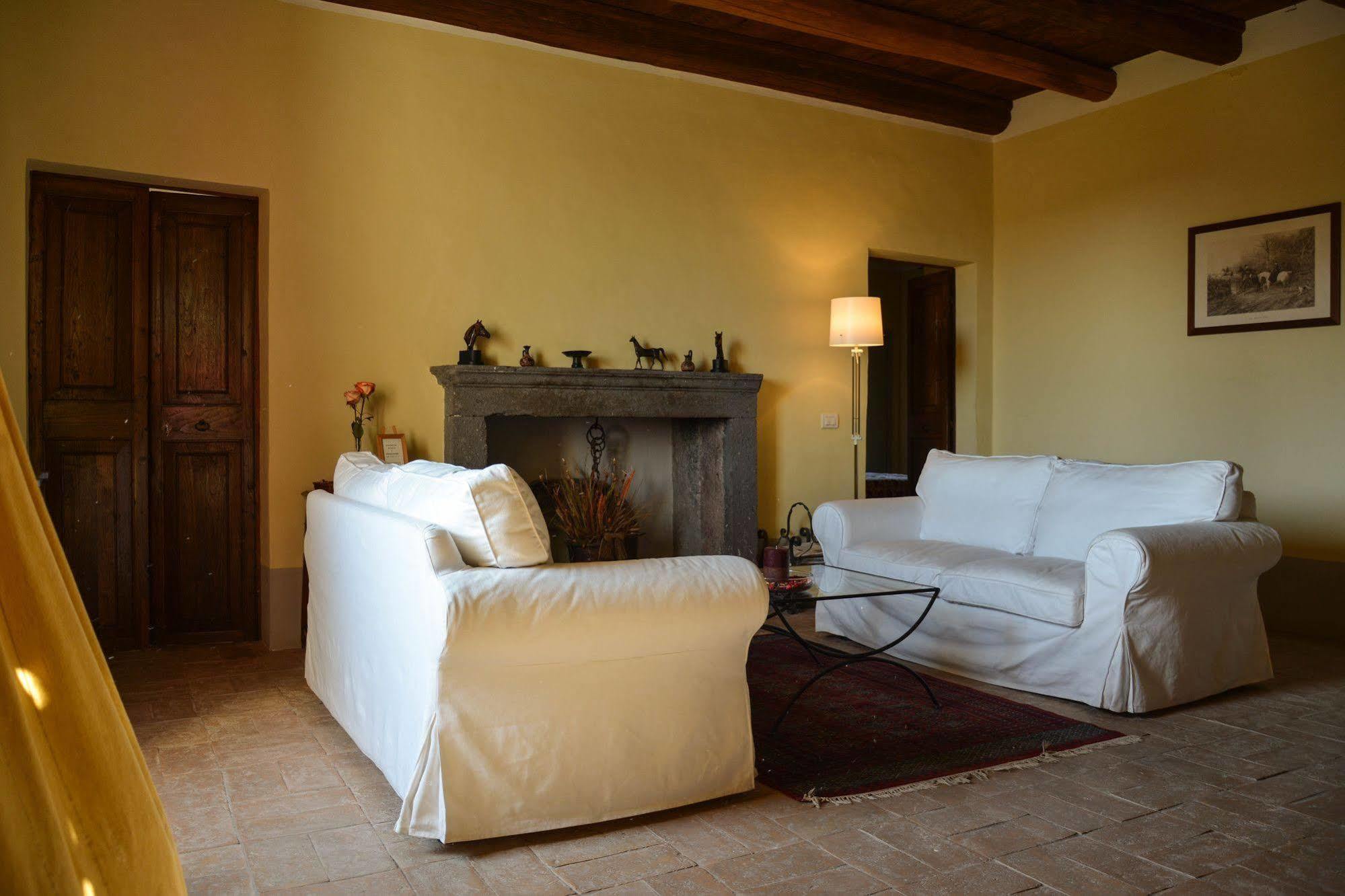 Agriturismo Casale Bonaparte Cellere Kültér fotó